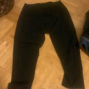 super cute stretchy capri leggings!